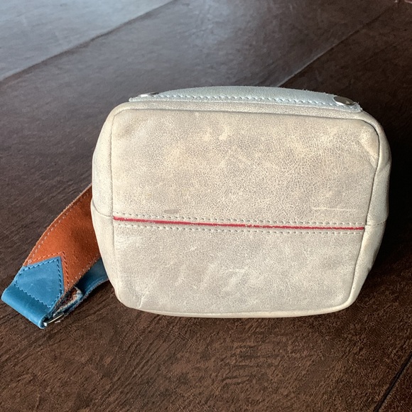 Hammitt James Small Bucket Bag in Frosted Grey with Gorgeous Unique Strap!! EUC! - Picture 5 of 7